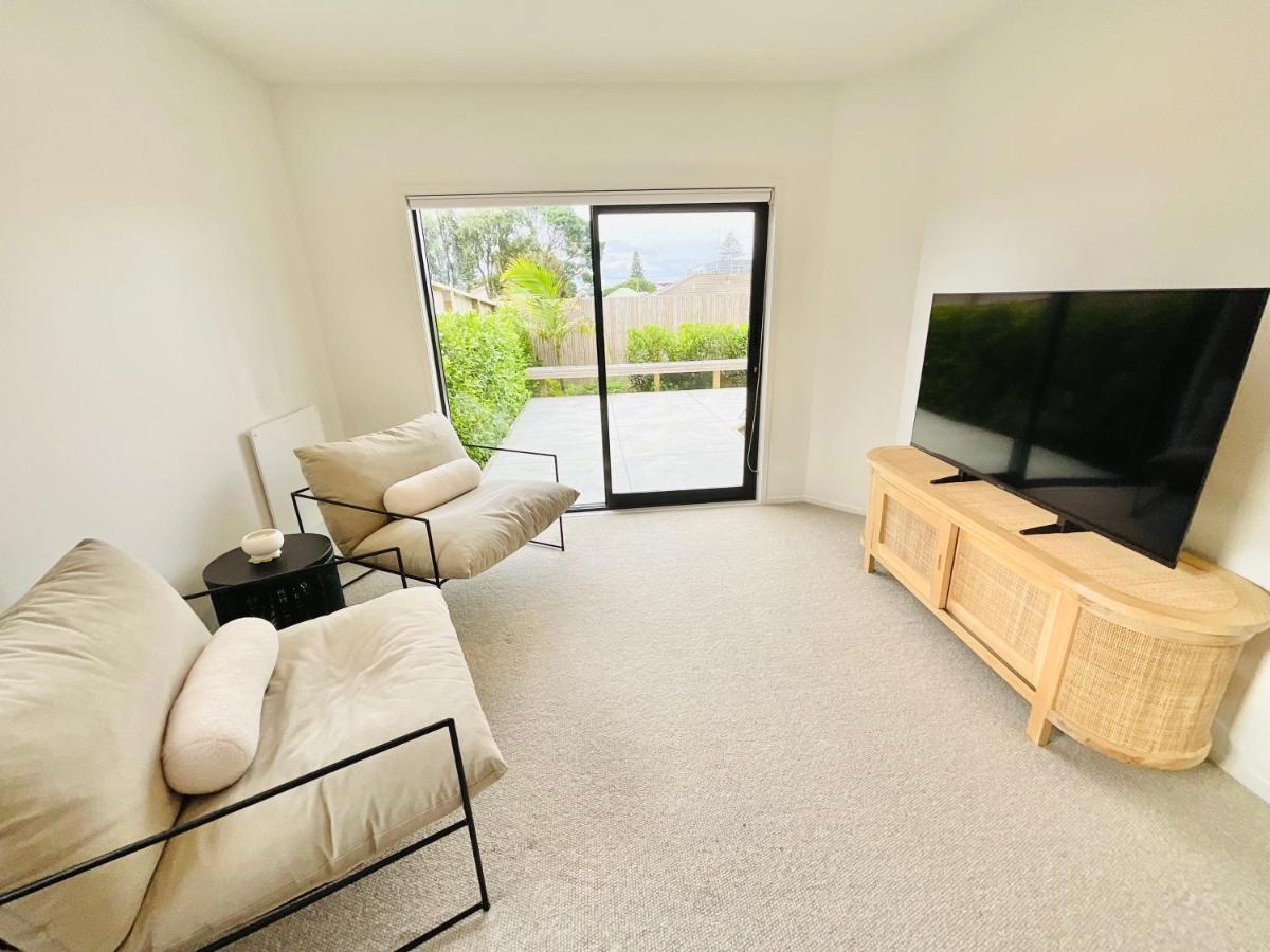 Deluxe Downtown Mount Maunganui Villa Exterior photo